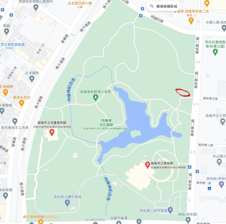 請市政府大肆興建改善眾多公園、建設設施的同時，請還給寵物一塊該屬於他們可以自由奔跑的草地！